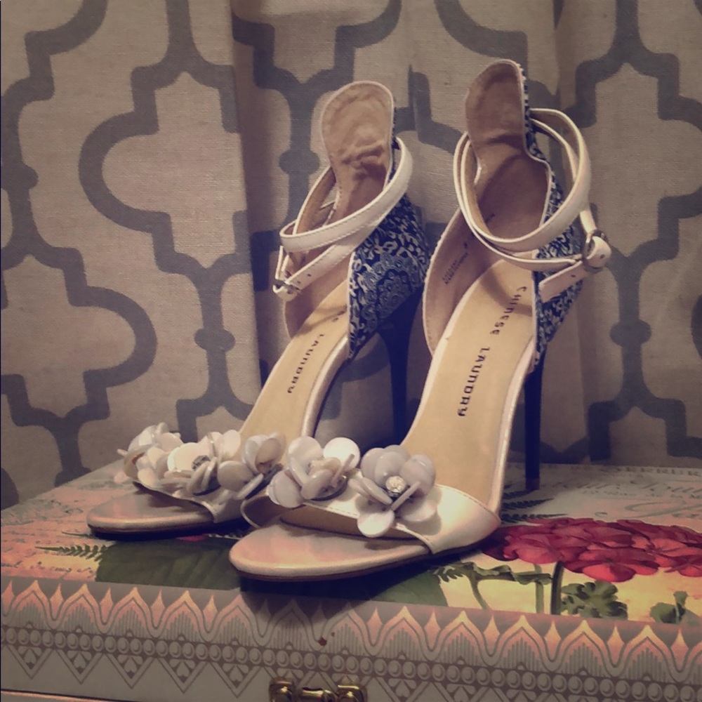 Chinese Laundry sandal heel